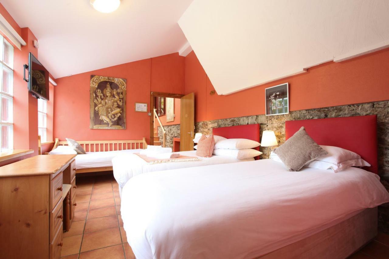 Moville Boutique Hostel & Apartments Exterior foto