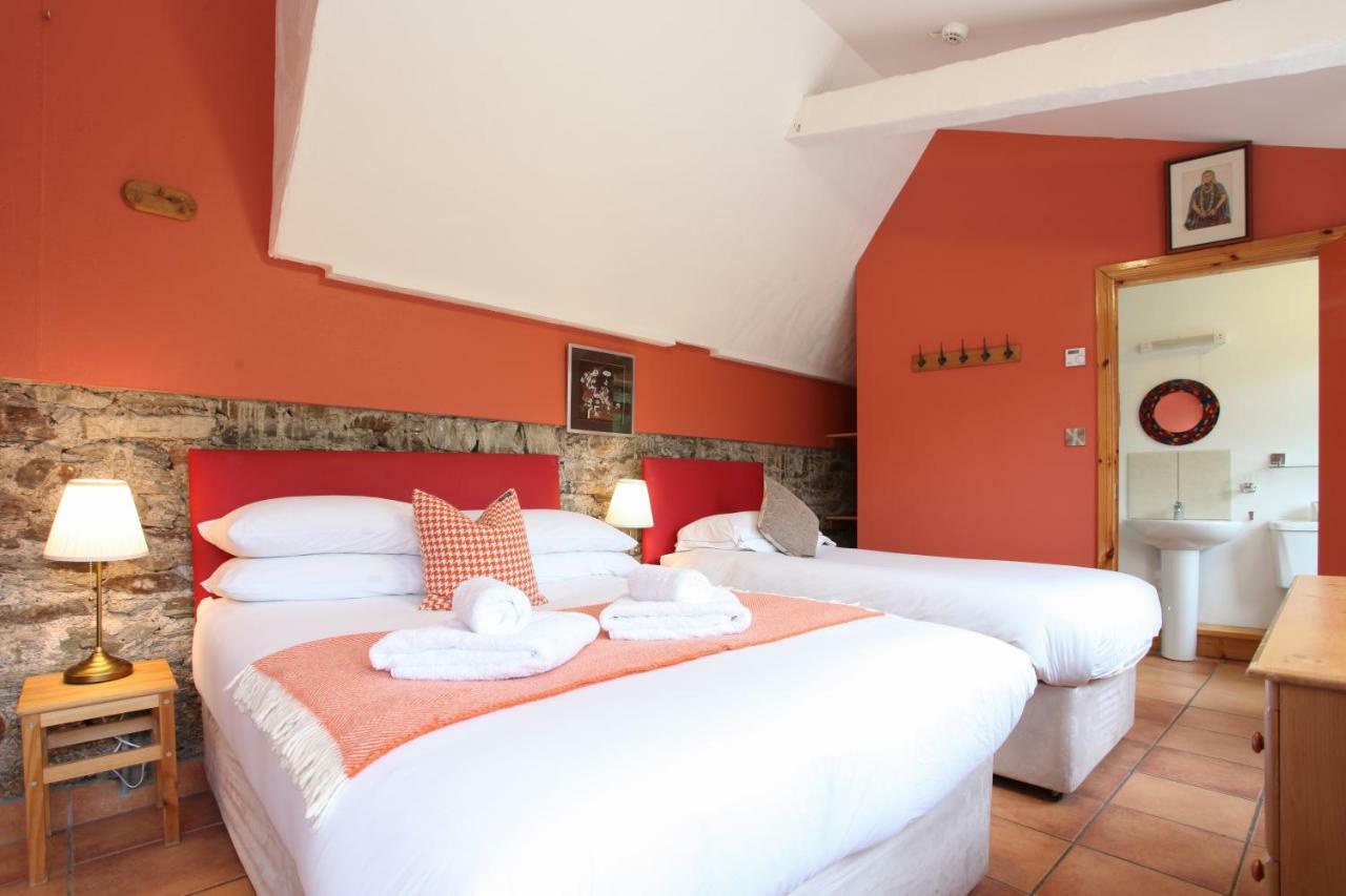 Moville Boutique Hostel & Apartments Exterior foto